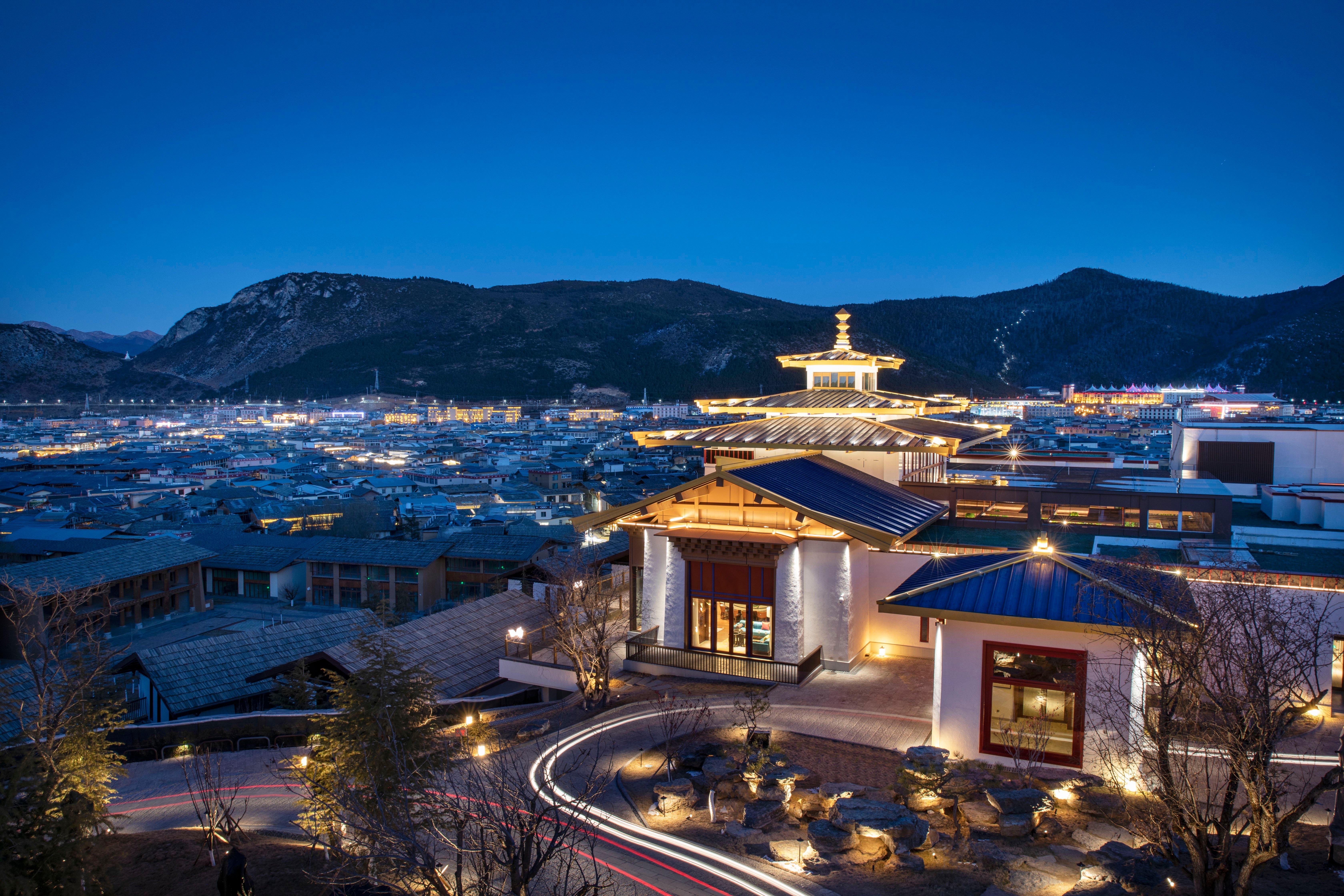 Hotel Indigo Diqing Moonlight City By Ihg Шангри-Ла Экстерьер фото